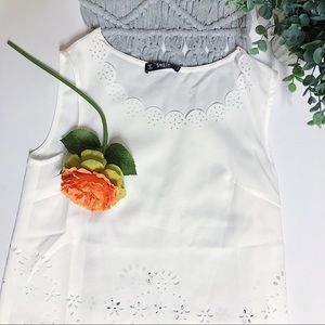 SHEIN Minimalist Sleeveless Shirt